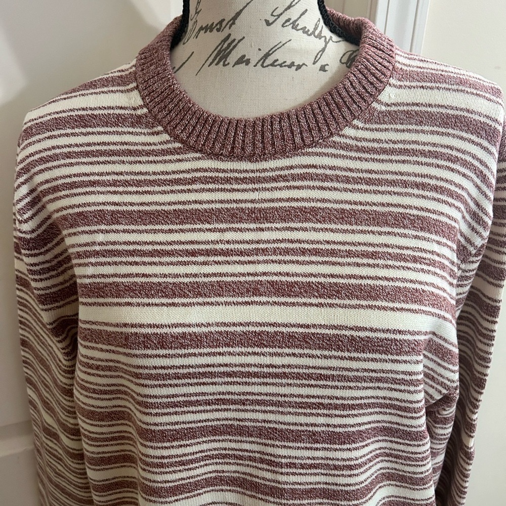 Duluth Trading Co crew neck sweater